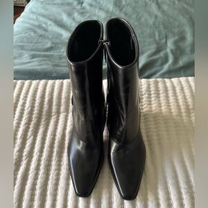 Vince Camuto Black Block Heel Boot Size 8